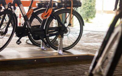 Pilot opladen e-bikes in de Binckhorst